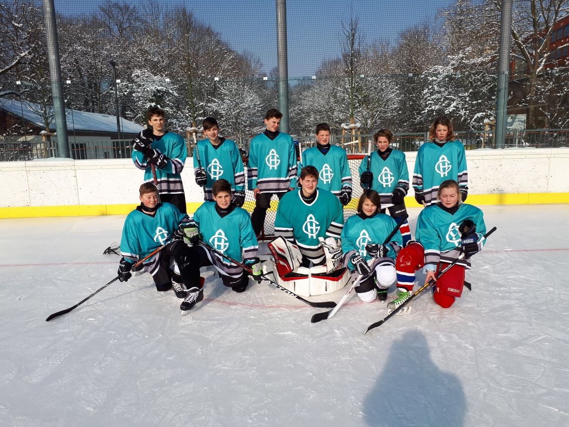 Die zweite Eishockey - Mannschaft