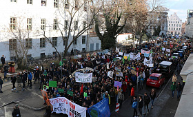 Für den Klimaschutz: Demonstration in der Hallstraße