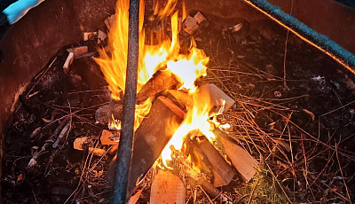 Am Lagerfeuer