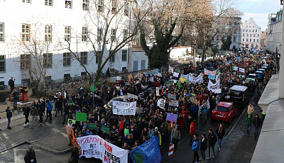 Für den Klimaschutz: Demonstration in der Hallstraße
