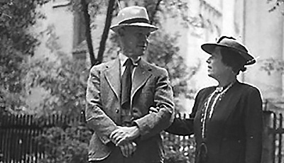 Eugen und Emma Oberdorfer etwa um 1937 in Augsburg: Sie wurden im KZ Auschwitz ermordet und waren die Großeltern von Miriam Friedmann, die mit den Holbein-Schülern sprach.